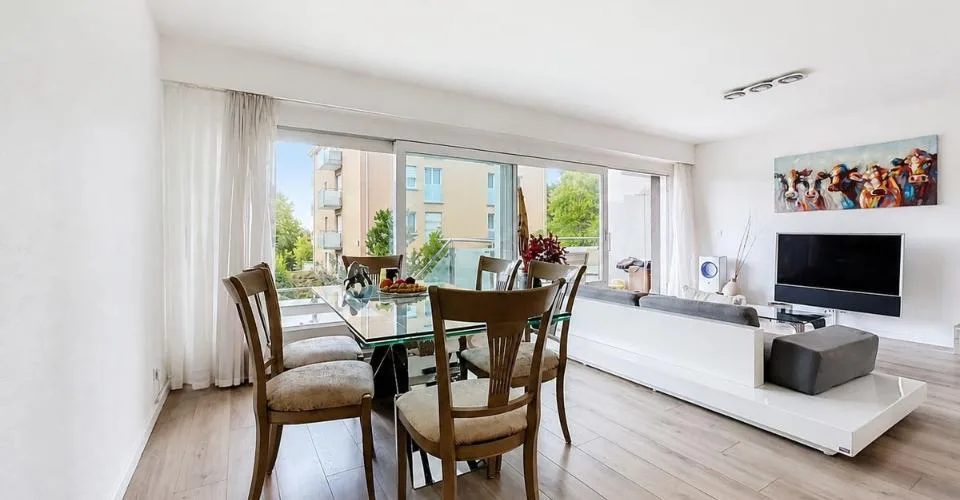 Entre lac et ville, l'appartement qui coche toutes les cases – foto 2 di 9