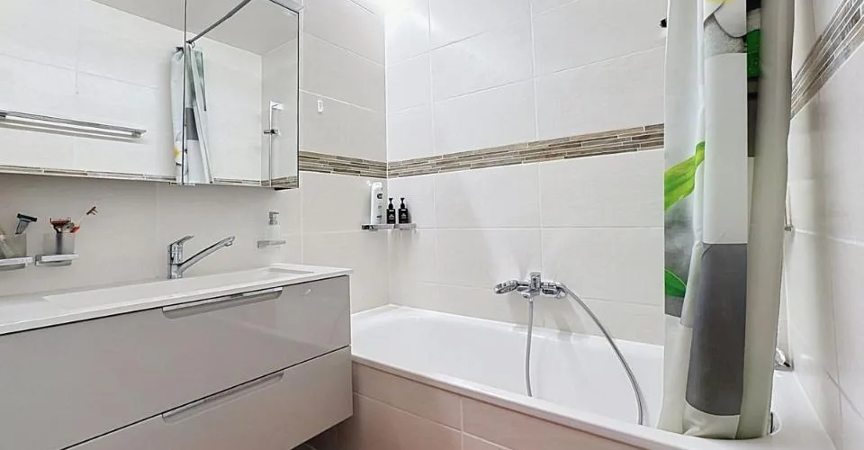 Entre lac et ville, l'appartement qui coche toutes les cases – foto 5 di 9
