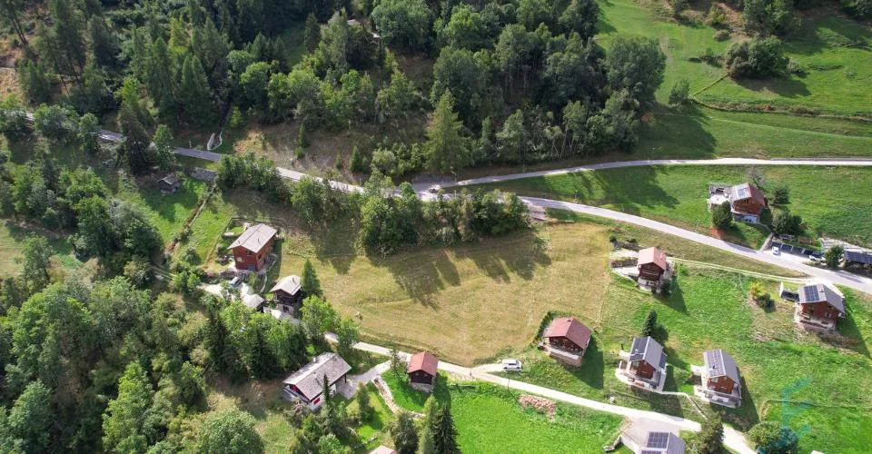 EXCLUSIF Superbe terrain à bâtir de 1478m² pour résidence principale – foto 3 di 9