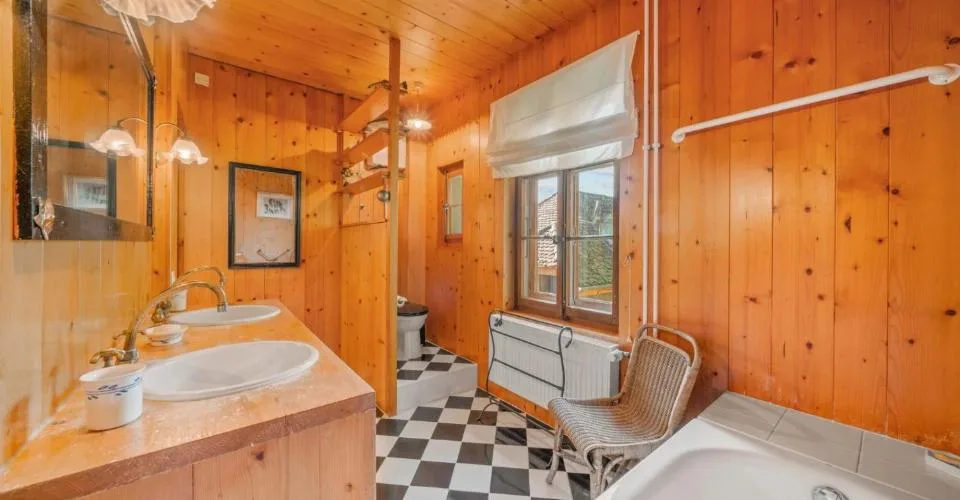 Propriété authentique avec dépendance, verger et fontaine – photo 8 sur 13