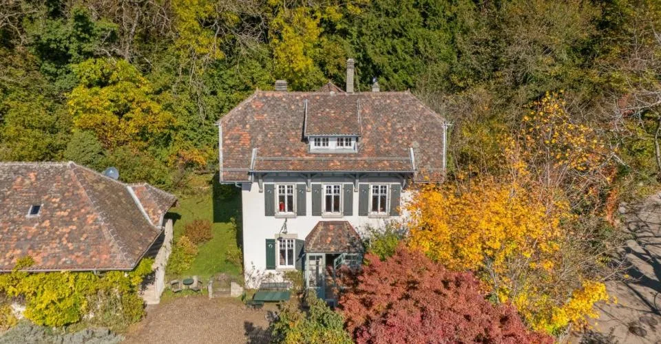 Propriété authentique avec dépendance, verger et fontaine – photo 4 sur 13
