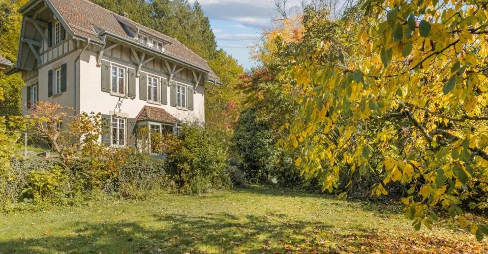 Propriété authentique avec dépendance, verger et fontaine – photo 3 sur 13