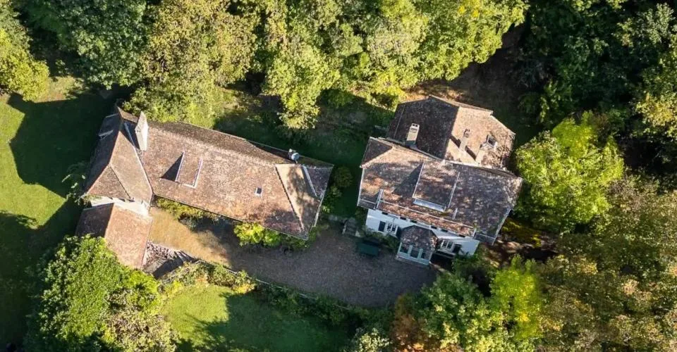 Propriété authentique avec dépendance, verger et fontaine – photo 2 sur 13