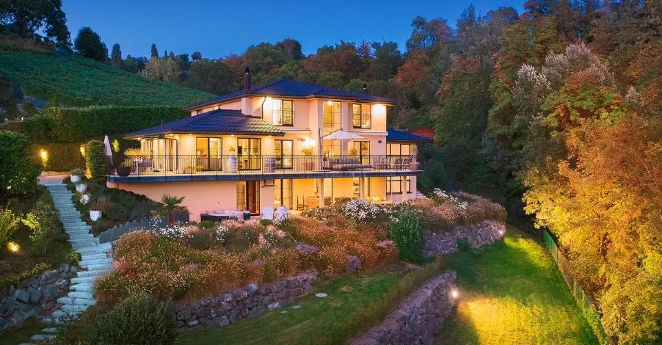 Villa von Ausnahme mit atemberaubendem Blick, zwischen See und Natur – Foto 15 von 38