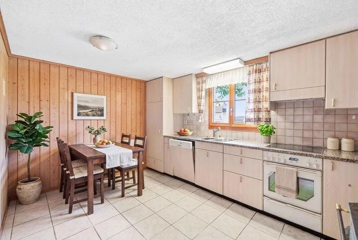FREISTEHENDES 4 ZIMMER EINFAMILIENHAUS IN DER GLARNER BERGWELT – Foto 3 von 8