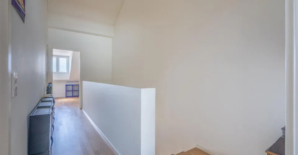 Un triplex familial aux portes de Lausanne, entre nature et confort contemporain. – photo 19 sur 21