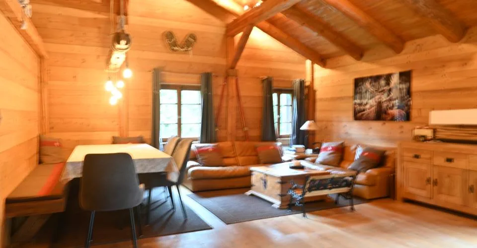 Location saisonnière du 15 décembre 2026 au 15 avril 2027 Chalet de charme entièrement rénové à Ovronnaz.