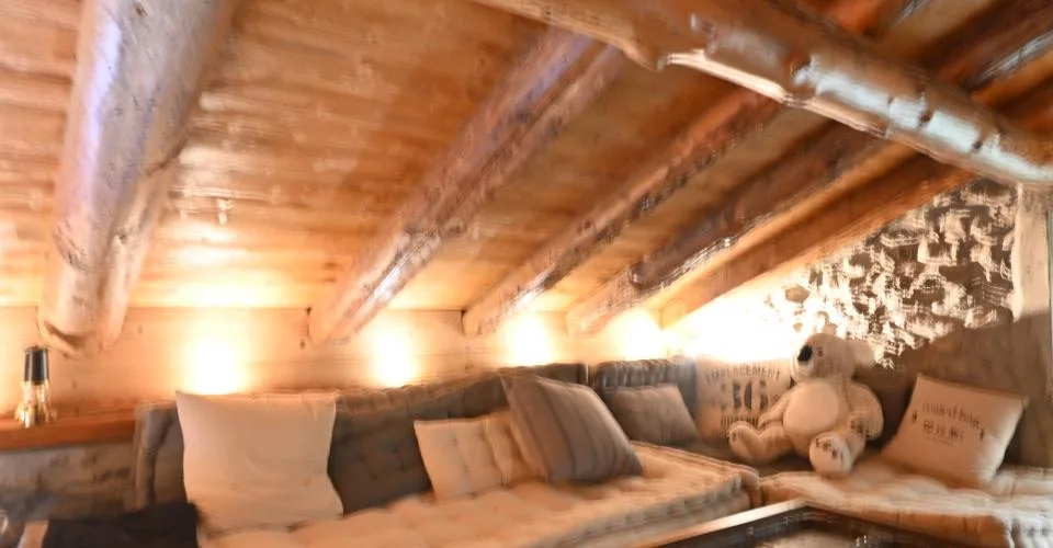 Location saisonnière du 15 décembre 2026 au 15 avril 2027 Chalet de charme entièrement rénové à Ovronnaz.
