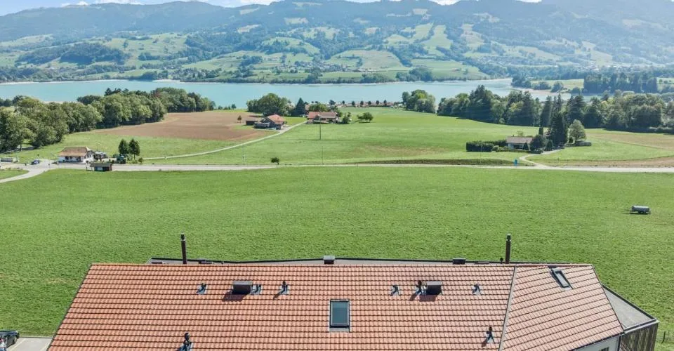 Sublimes Dachgeschoss-Duplex mit atemberaubendem Blick auf den Gruyère-See – Foto 22 von 22