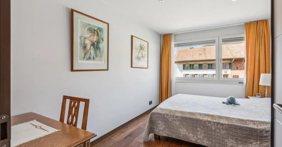 Sublimes Dachgeschoss-Duplex mit atemberaubendem Blick auf den Gruyère-See – Foto 19 von 22