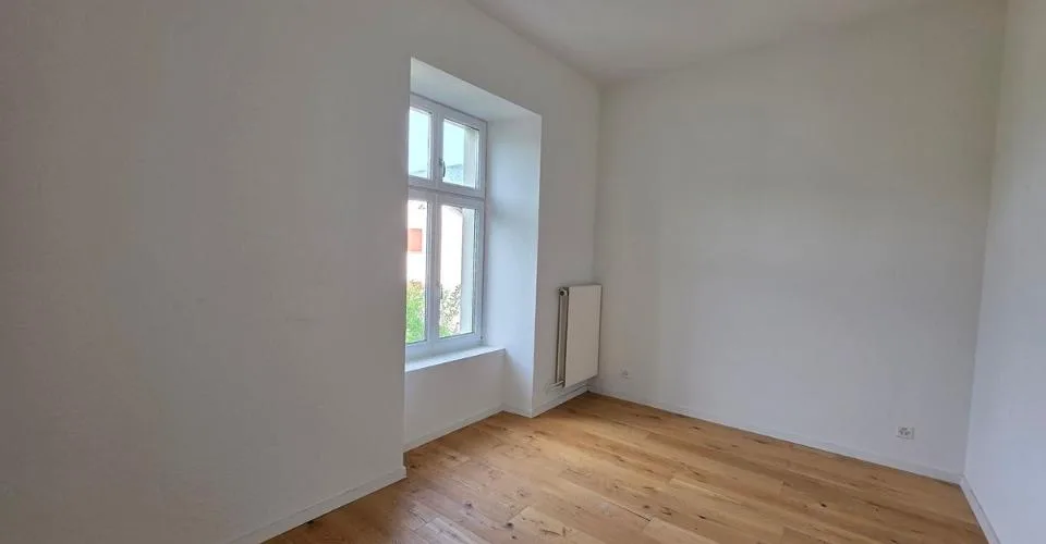 Maison de maître rénovée - 5 appartements à Corgémont – Foto 8 von 13