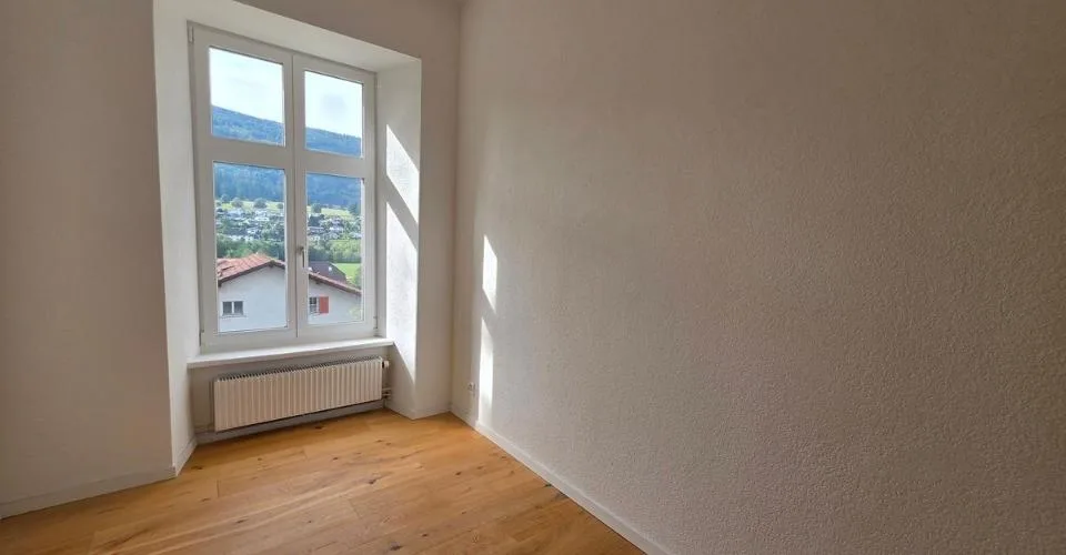 Maison de maître rénovée - 5 appartements à Corgémont – Foto 10 von 13