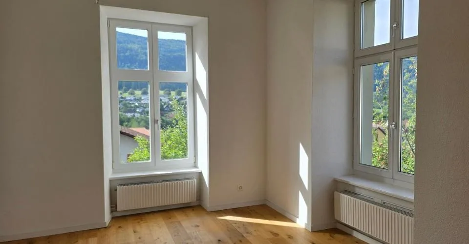 Maison de maître rénovée - 5 appartements à Corgémont – Foto 5 von 13