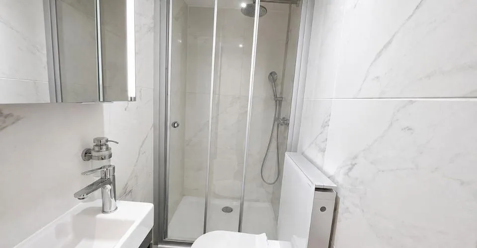 Maison de maître rénovée - 5 appartements à Corgémont – Foto 9 von 13