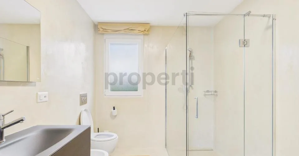 Elegante appartamento 4.5 locali con parcheggio privato, Balerna – foto 23 di 27