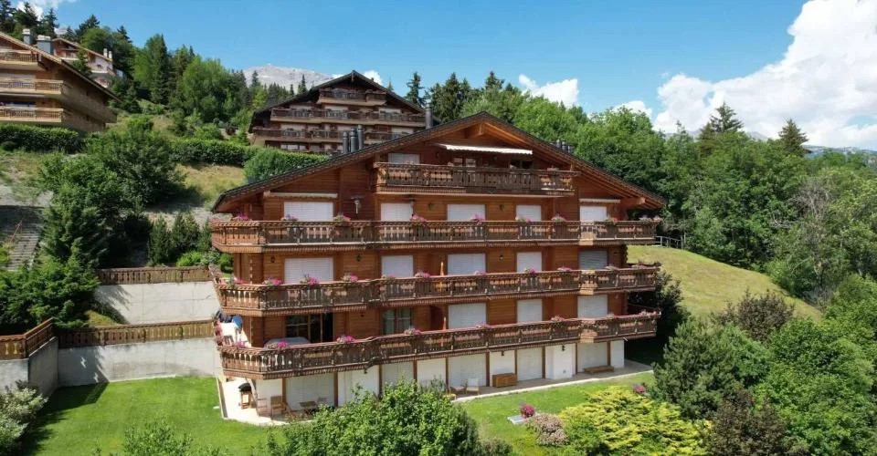 Prächtige 4.5-Zimmer-Wohnung mit Garten und schöner Aussicht – Foto 12 von 22