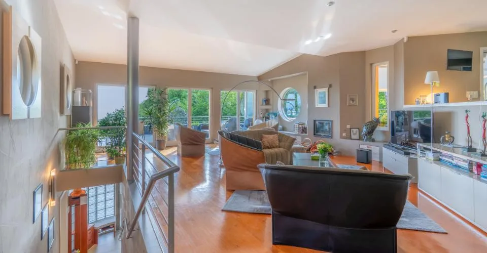 EXCEPTIONNELLE VILLA DANS UN EMPLACEMENT PRIVILÉGIÉ – Foto 3 von 3