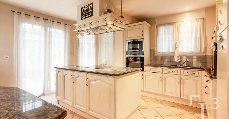 Au centre du village! Villa individuelle avec jardin – Foto 13 von 26