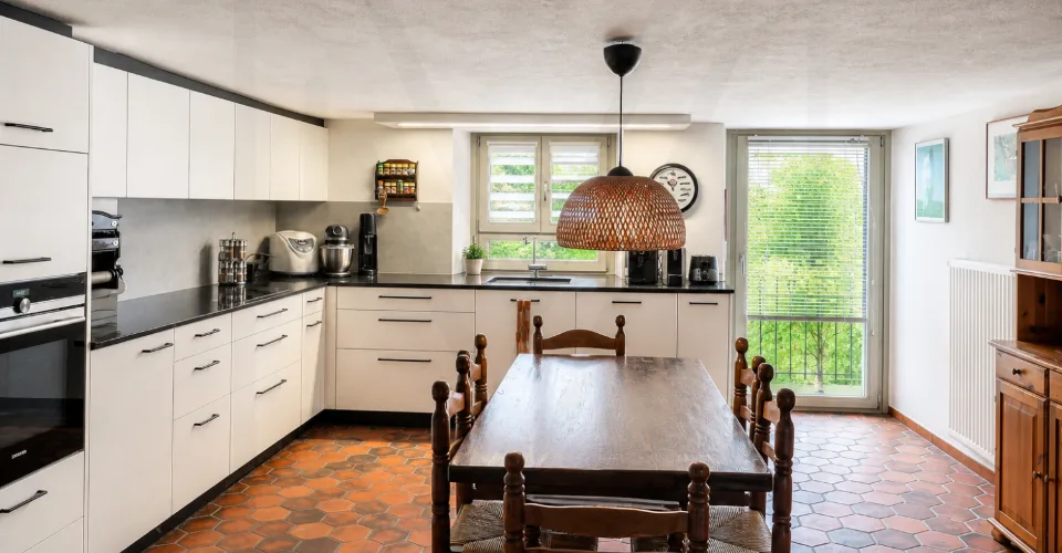Casa di villaggio 5,5 locali con granaio e potenziale di ampliamento – foto 16 di 26