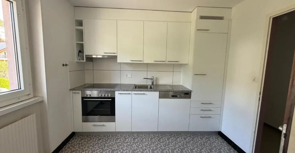 Tramelan, lovely 3.5-room apartment on the 2nd floor with balcony and open view