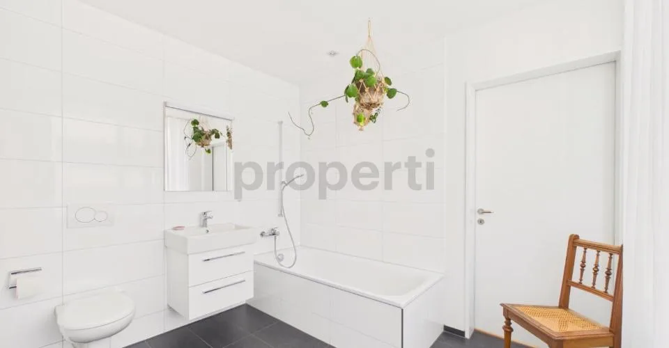 Light-flooded 4.5-room apartment with exceptional spatial feeling