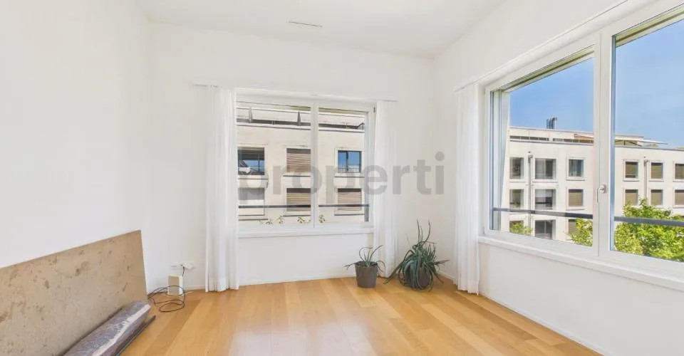 Light-flooded 4.5-room apartment with exceptional spatial feeling