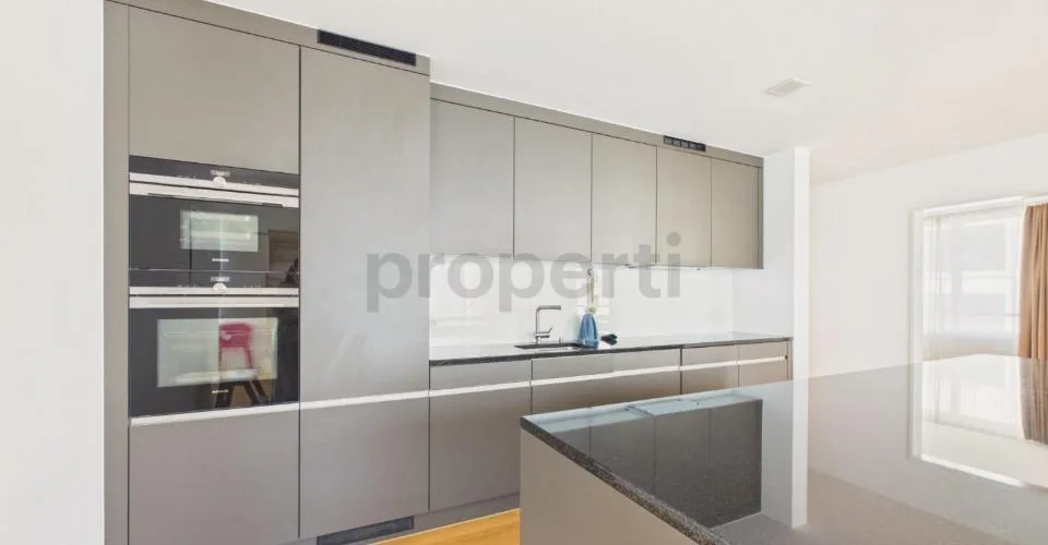 Light-flooded 4.5-room apartment with exceptional spatial feeling