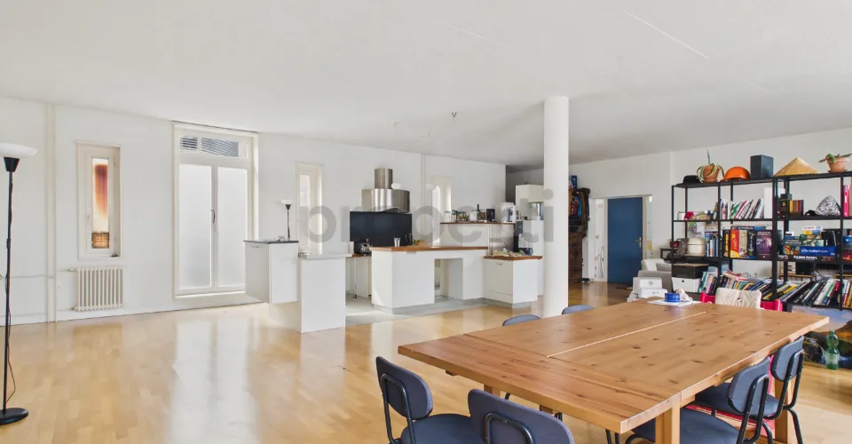 Panoramic view, high ceilings & inner courtyard - Your new home in Othmarsingen