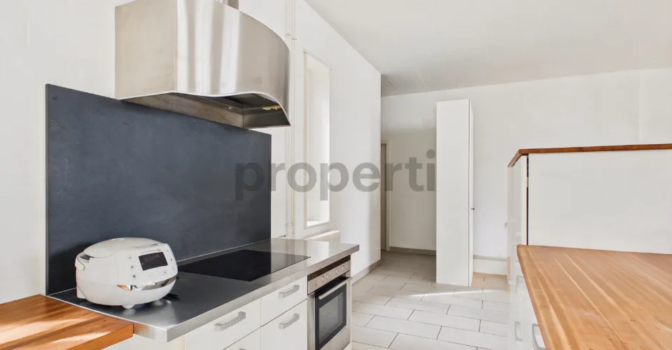 Panoramic view, high ceilings & inner courtyard - Your new home in Othmarsingen