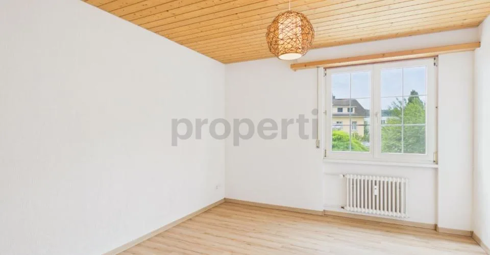 Ruhige 3.5-Zimmer-Eigentumswohnung mit praktischem Innenparkplatz, Roggwil