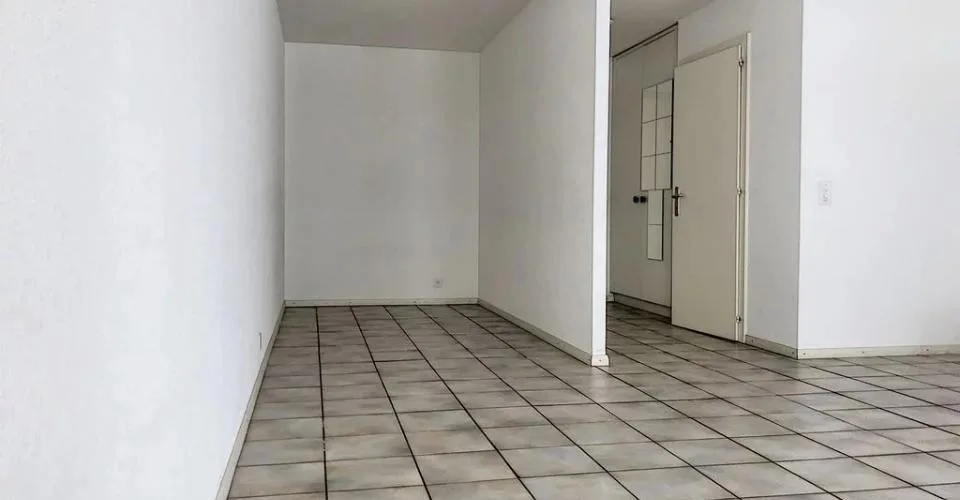 Spacieux studio avec balcon à Champlan