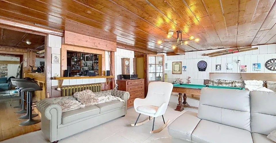 Auberge de 16 chambres avec bar à louer sur Morgins