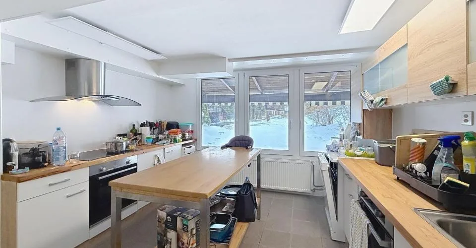 Auberge de 16 chambres avec bar à louer sur Morgins