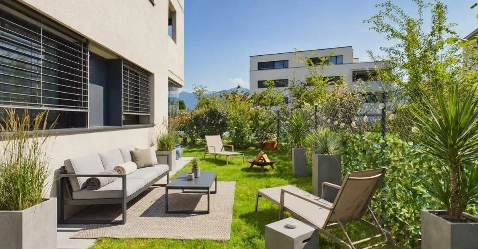 Construction récente et terrasse ensoleillée – Foto 9 von 16