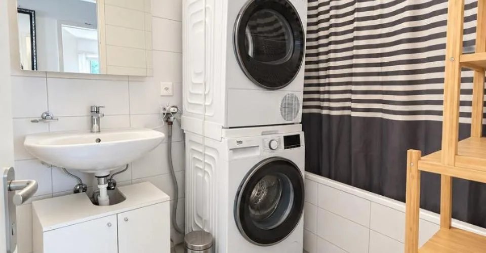 Spacieux appartement de 3.5 pièces rénové d'environ 90m2 – photo 9 sur 12