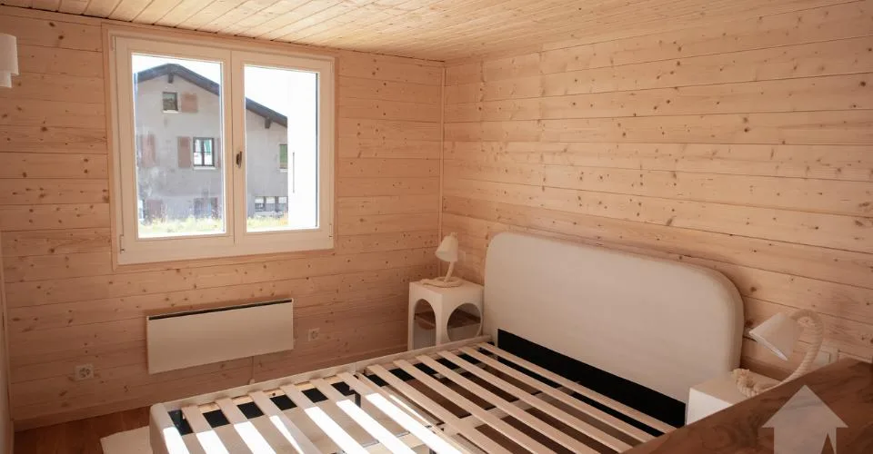 Maison mitoyenne refaite à neuf : calme, vue et ensoleillée – photo 24 sur 25