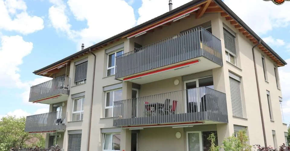 4 ½ PIECES - Residential area!