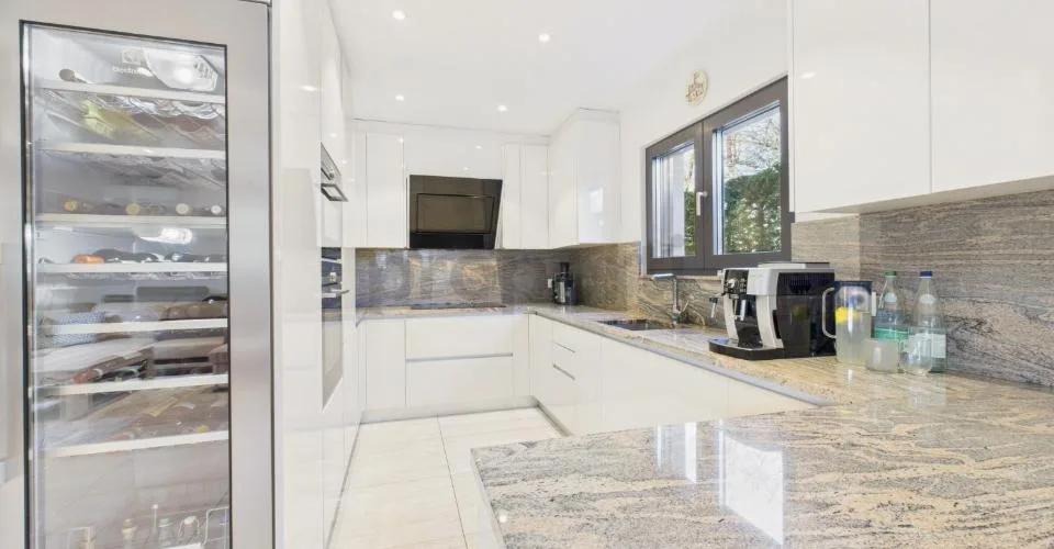 Moderna casa indipendente 8 locali con ampio parcheggio, Cadempino – foto 9 di 29