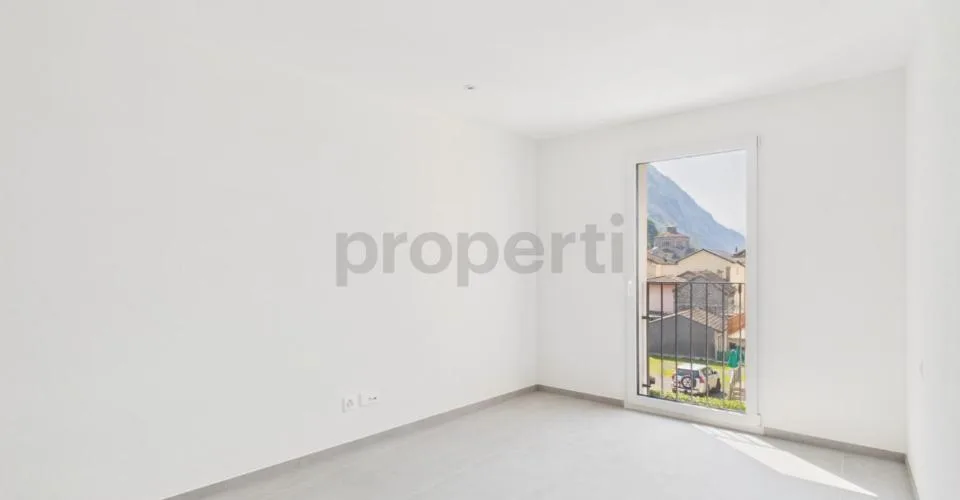 Appartement mansardé moderne 3.5 pièces avec parking et cave, Biasca – photo 19 sur 26