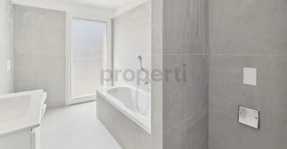 Appartement mansardé moderne 3.5 pièces avec parking et cave, Biasca – photo 23 sur 26