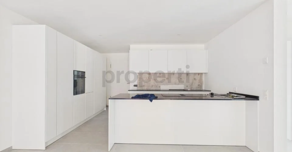Appartement mansardé moderne 3.5 pièces avec parking et cave, Biasca – photo 14 sur 26