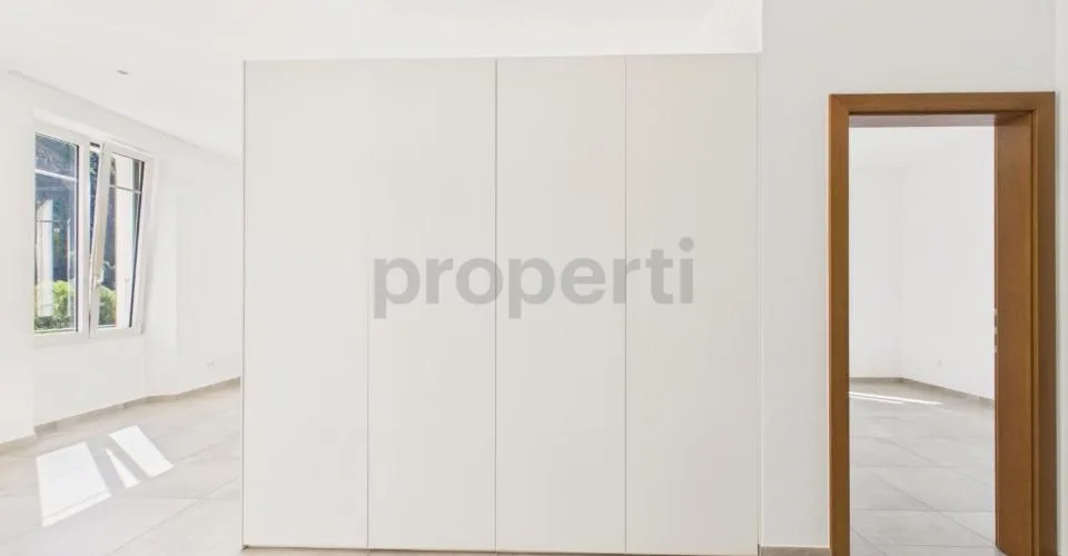 Einkommensgenerierendes Gebäude mit verfügbarem R3-Bauland – Foto 16 von 20