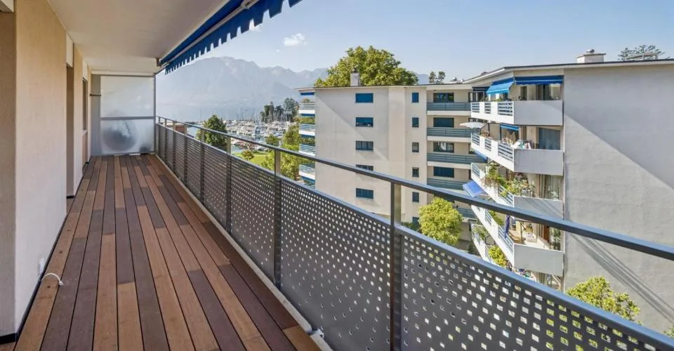 Appartement 3,5 pièces entièrement rénové - Un havre de paix avec vue – Foto 5 von 9