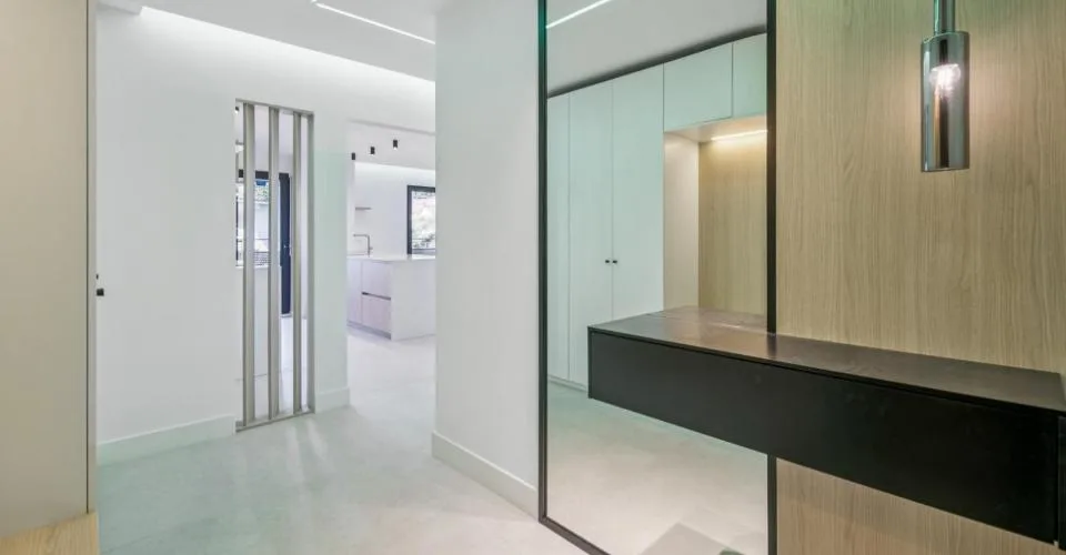 Appartement 3,5 pièces entièrement rénové - Un havre de paix avec vue – Foto 6 von 9