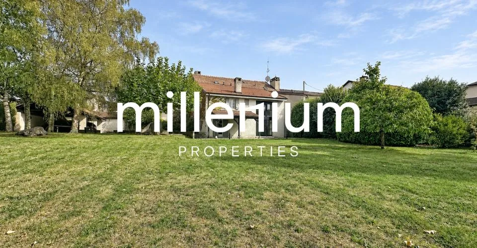 Exceptional 18th-Century Property with Indoor Swimming Pool, Wellness