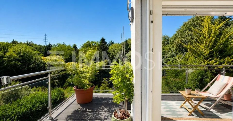 Einzigartiges 4.5-Zimmer-Apartment in einer grünen Umgebung – Foto 3 von 17