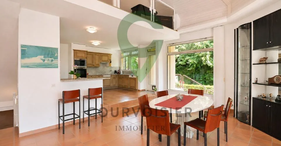 Grande villa contemporaine avec 2 logements, jardin et piscine – foto 3 di 33