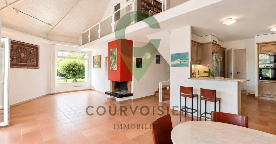 Grande villa contemporaine avec 2 logements, jardin et piscine – foto 2 di 33