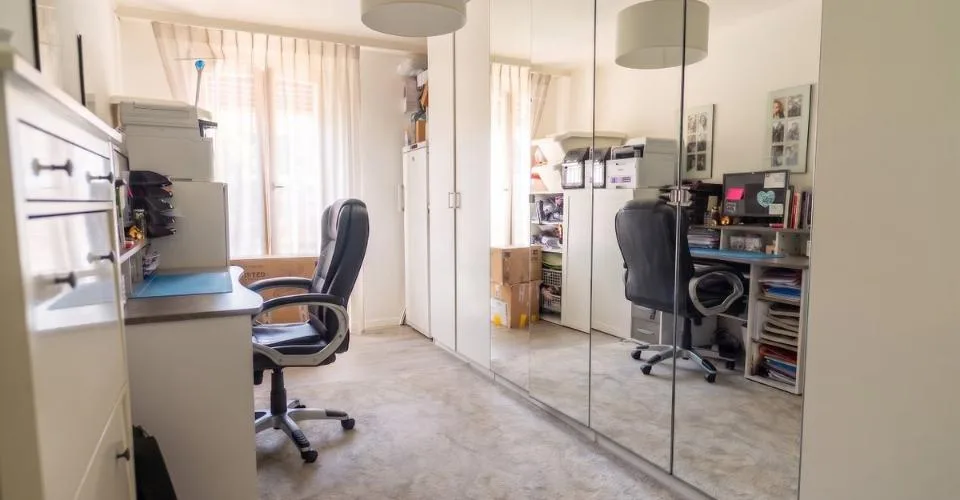 Raro! Triplex mansardato ristrutturato di 6 pezzi, vicino al centro – foto 8 di 26