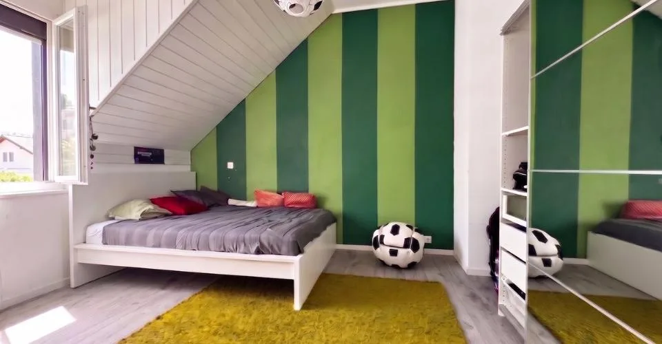 Raro! Triplex mansardato ristrutturato di 6 pezzi, vicino al centro – foto 9 di 26